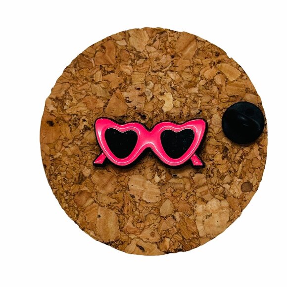 ❤️❤️Retro Pink Heart Sunglasses Enamel Pin Heart Shaped Glasses summer brooch - Picture 2 of 5